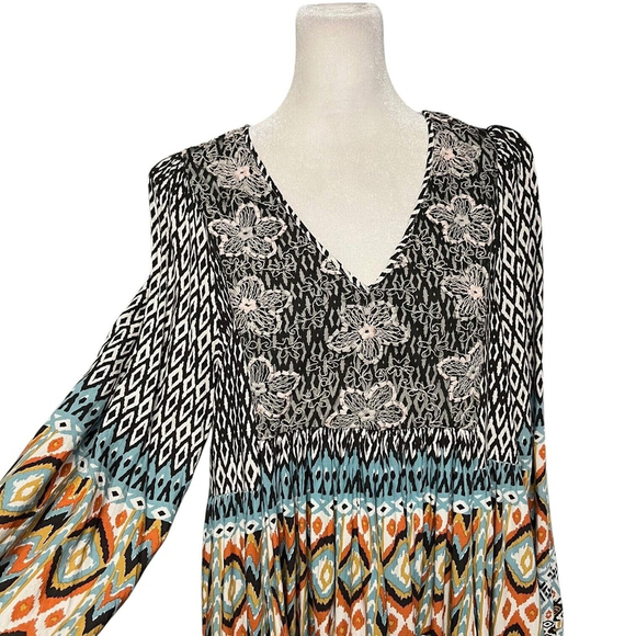 Sundance Stella Black Ikat Embroidered Vneck Top Size Large - Picture 5 of 8